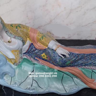 TƯỢNG PHẬT BÀ QUAN ÂM NẰM TRÊN LÁ SEN